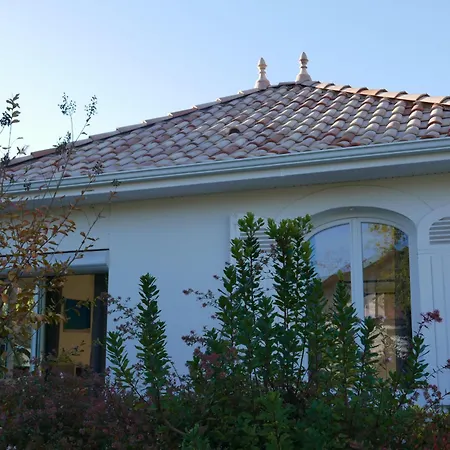 Agreable Petite Maison Avec Jardin Cloture Vakantiehuis *
