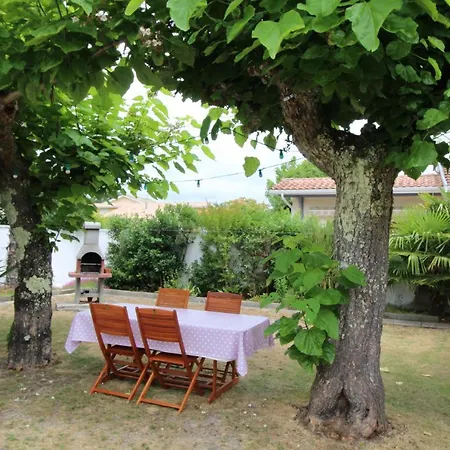 Agreable Petite Maison Avec Jardin Cloture